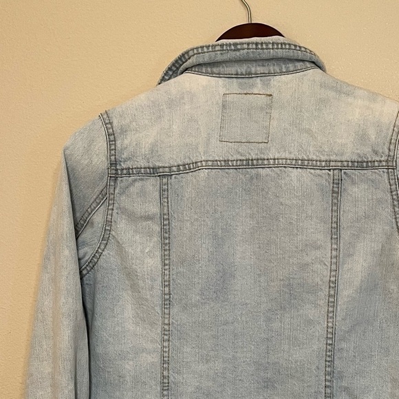 Mossimo Teen Wolf Malia Light Wash Jean Jacket - Picture 5 of 11